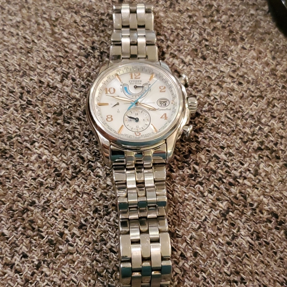 39mm Ladies ecodrive AT world time MOP wrist watch